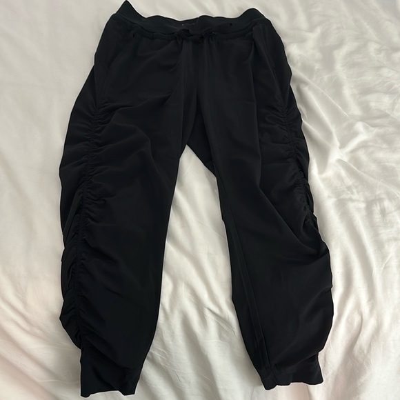 Barely worn- Athleta black Attitude Pant - Picture 1 of 3